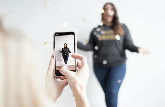 2026年 TikTok 卖家如何利用 AI Agent 降低“3秒跳出率”？