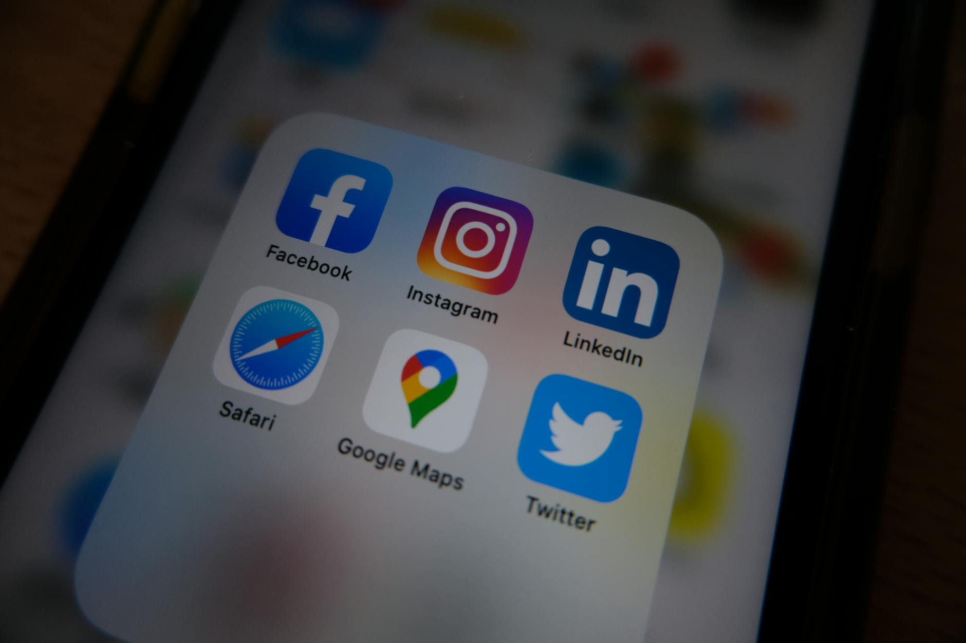 YouTube Shorts与Facebook等社交平台分发场景